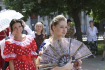 Участники акции Ассамблея исторического костюма Виват, Россия!