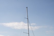 Яхта Африка следует к месту старта регаты