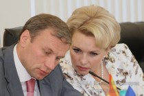 Заместитель губернатора Дмитрий Сватковский и директор департамента международных связей Нижегородской области Ирина Негребецкая