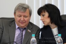 Генеральный директор Торгово-промышленной палаты Нижегородской области, депутат ОЗС Дмитрий Краснов и министр инвестиционной политики Нижегородской области Наталия Казачкова