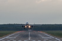 Взлетает авиалайнер Airbus A320 а/к Уральские авиалинии, рейс У6-759 в Прагу