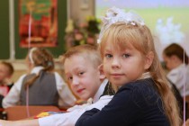 Первоклассники на первом уроке в школе №91