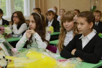 Пятиклассники на первом уроке в школе №91