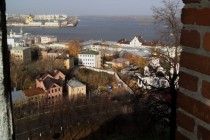 Вид с кремлевской стены на Стрелку Нижнего Новгорода
