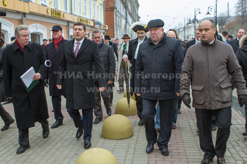 Губернатор Валерий Шанцев вместе с руководством Нижнего Новгорода принял участие в экскурсии по обновленной улице Рождественской