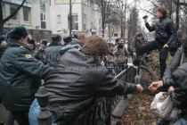 Противостояние полиции и участников марша