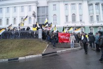 Русский марш в Нижнем Новгороде, спуск по Георгиевскому съезду