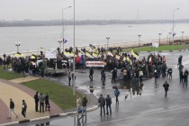 Концерт на площадке у памятника катеру Герой