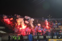 Фанаты Зенита жгут файеры на гостевой трибуне