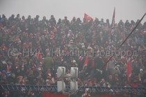 Когда дым несколько рассеялся, матч был возобновлен