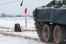 В рамках курса интенсивной подготовки военнослужащие проходят обкатку танками
