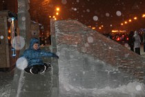 Глава администрации города Олег Кондрашов оценил новогоднее оформление центральных улиц и площадей города