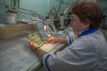 Визуальный контроль в сборочно-монтажном цехе готовых изделий для самолетных радиостанций НПП Полет