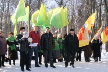Александр Дейч (с мегафоном), далее слева направо от него - Александр Бочкарев, Михаил Барковский и Алексей Якимов