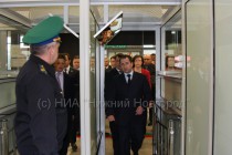 Полпред осмотрел таможенный пост аэропорта Казани