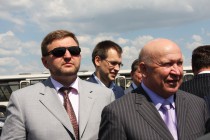 Губернатор Кировской области Никита Белых, исполнительный директор нижегородского аэропорта Александр Синельников, губернатор Нижегородской области Валерий Шанцев