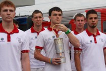 Хранители огня Универсиады сопровождают его на протяжении всего маршрута