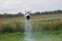 Демонстрационный полет радиоуправляемого вертолета