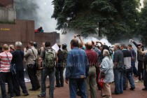 Участники акции зажгли дымовые шашки на месте проведения митинга