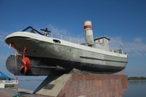 Глава городской администрации обсудил перспективы ремонта катера Герой