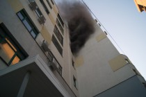 Едкий дым моментально распространился по всему дому