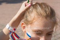 В этот день рисовали флаг России на руках и лицах всем желающим