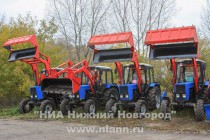 Парад спецмашин для работы по уборке снега и наледи