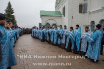 Крестный ход от собора Михаила Архангела по Ивановскому съезду к площади Народного Единства в Нижнем Новгороде