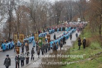 Крестный ход от собора Михаила Архангела по Ивановскому съезду к площади Народного Единства в Нижнем Новгороде