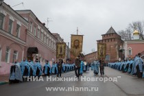 Крестный ход от собора Михаила Архангела по Ивановскому съезду к площади Народного Единства в Нижнем Новгороде