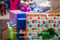 За эти годы новогодние подарки получили почти три тысячи детей из социально незащищенных семей
