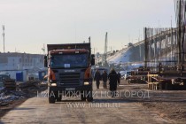 На строительной площадке дублера Волжского моста с Борской стороны