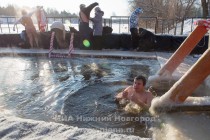 Нижегородцы отметили Крещение купанием в водоемах города