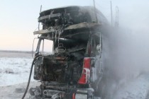 Седельный тягач с полуприцепом загорелся на трассе М-7 в Кстовском районе
