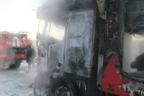 Седельный тягач с полуприцепом загорелся на трассе М-7 в Кстовском районе