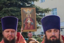 Традиционный Пасхальный крестный ход в Нижнем Новгороде