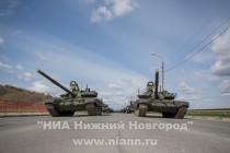 Первая тренировка парадных расчетов и механизированной колонны в полном составе прошла на Нижне-Волжской набережной в Нижнем Новгороде