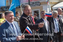 Шествие Первомайской колонны по улице Большая Покровская в Нижнем Новгороде