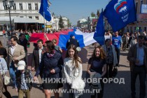 Шествие Первомайской колонны по улице Большая Покровская в Нижнем Новгороде