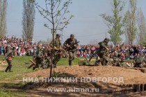 Реконструкция боя на подступах к Берлину  в нижегородском парке Победы