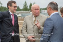 Исполнительный директор аэропорта Стригино Александр Синельников, врио губернатора Нижегородской области Валерий Шанцев и глава администрации Нижнего Новгорода Олег Кондрашов (слева направо)