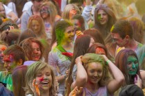 Фестиваль ярких красок прошел в Нижнем Новгороде