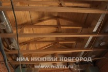 Потолки музея поддерживаются деревянными балками