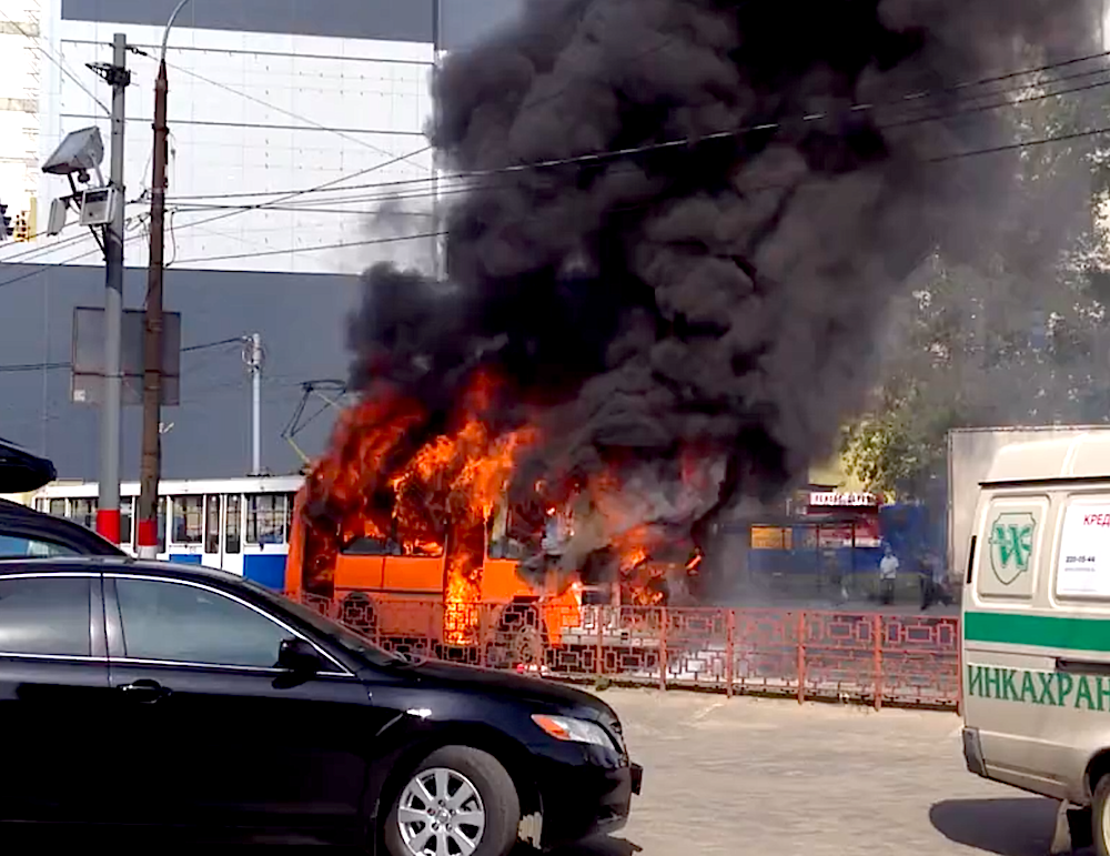 Маршрутное такси сгорело в Советском районе Нижнего Новгорода 16 июля