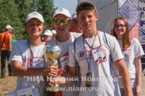 Победители соревнований - ребята из команды Первый корпус. Белые с кубком Орла