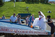 Свадьба на эвакуаторах в Нижнем Новгороде