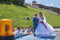 Свадьба на эвакуаторах в Нижнем Новгороде