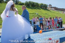 Свадьба на эвакуаторах в Нижнем Новгороде