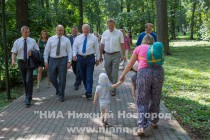 Валерий Шанцев осмотрел объекты благоустройства в парке им. Кулибина и поговорил с местными жителями