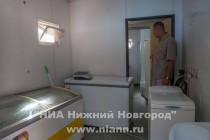 В этом стерильном помещении для питомцев дельфинария готовят пищу